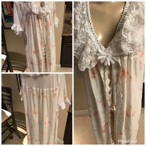 Vintage AZURRA  Lingerie Lace Peignoir  Robe  LG